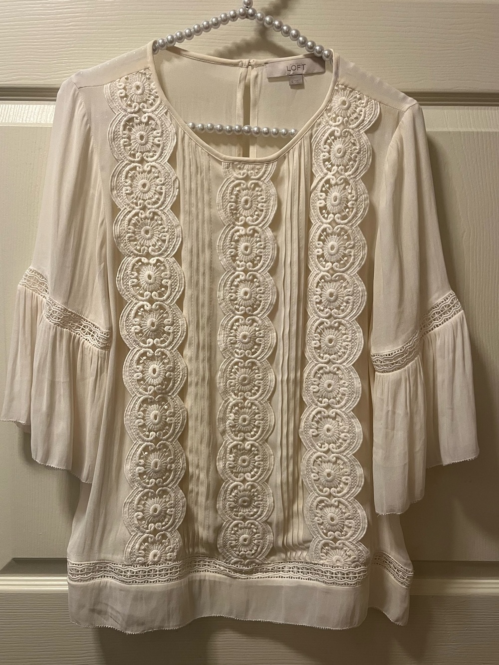 LOFT Women’s Semi Sheer Lace Trim Pleated Front Ivory Peasant Blouse Sz Sm BOHO